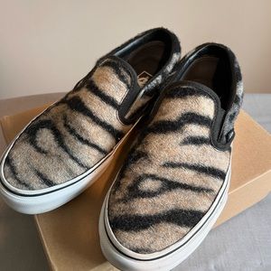 Animal print Vans